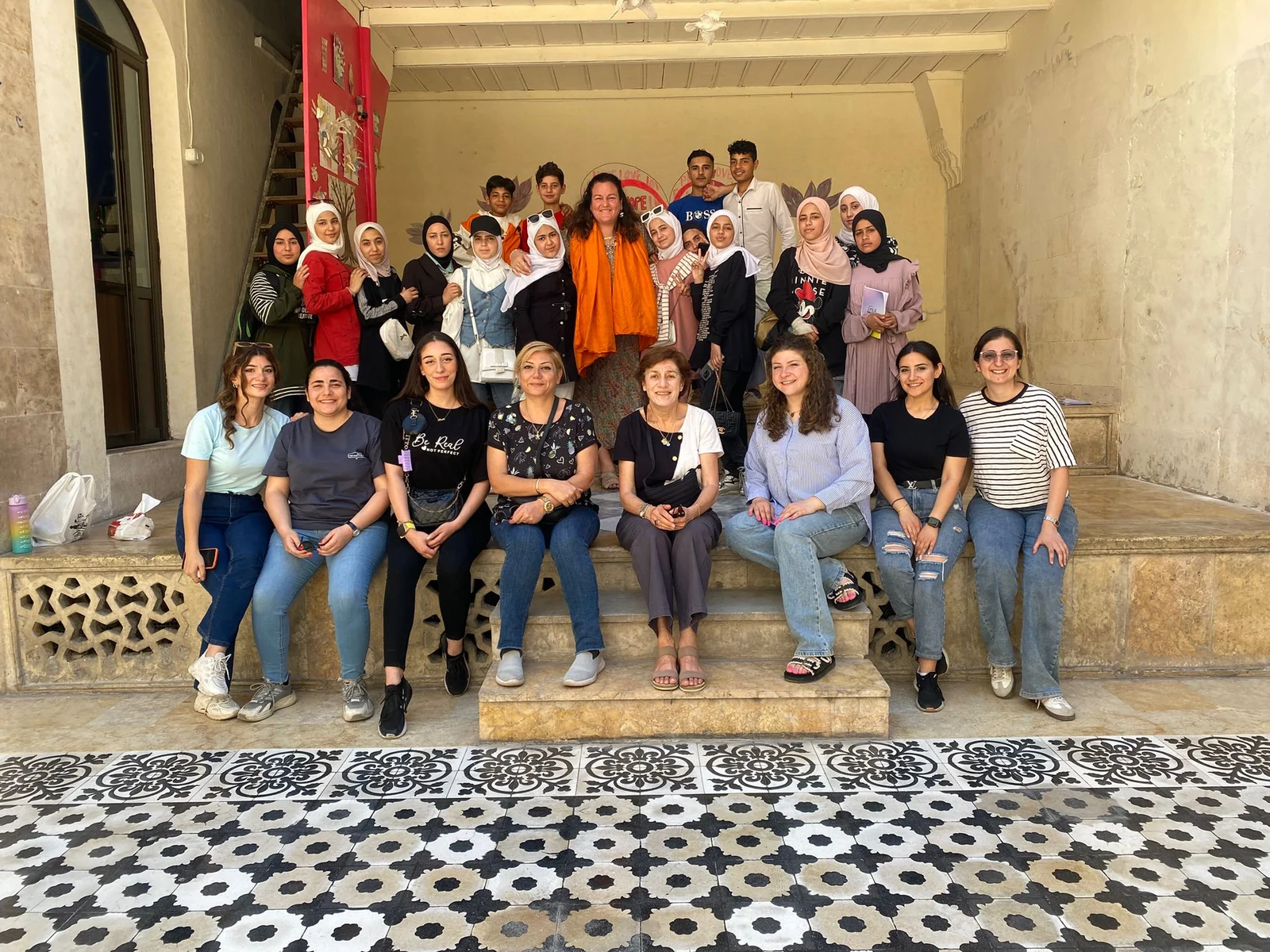 Group portrait at the 123 HOPE centre in Aleppo.